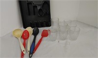 Rubbermaid utensil rack, tumblers