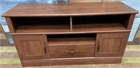 55 - NICE WOOD ENTERTAINMENT CONSOLE 46"L