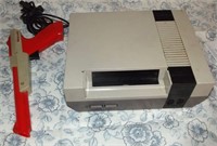 Nintendo NES -001 w/Gun Untested