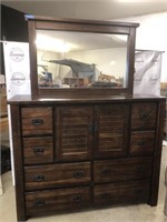 Dresser