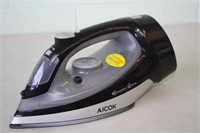 Aicok Steam Iron with Retractable Cord