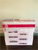 HP 7" Digital Picture Frame in Box