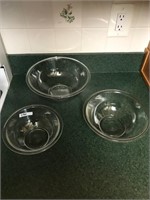 Nice 3 Piece Glass Graduated Mixing Bowl Set