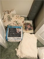 Lot of Linens incl Floral Spread, erc...