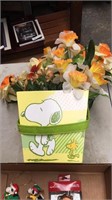 Flower decor and box peanuts snoopy