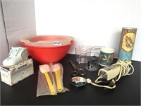 MISC. ITEMS - LARGE BOWLS, ELECTRIC KNIFE (WORKS)