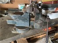 LARGE LITTLESTOWN PA SWIVEL BASE BENCH VISE #450