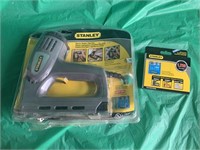 NEW ELECTRIC STANLEY HEAVY DUTY STAPLER AND STAPLE