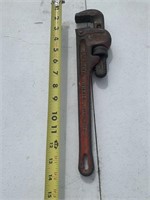 EARLY CRESCENT 14IN WH414 ADJUSTABLE PIPE WRENCH