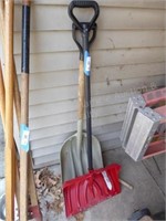 2 plastic shovels
