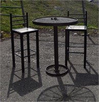 Wagon Wheel Table & Chairs