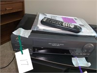 VHS PLAYER WITH REMOTE