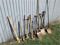 GROUP OF 11 MIX HAND TOOLS / AXE / POST MAULS
