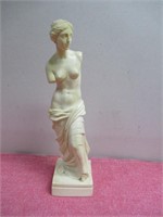 Ivory (looking Staute)