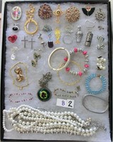 B2- lot costume jewelry (tray not for sale)