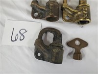 lot of 3 Rail Road Locks with a key