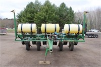 John Deere 7000 corn planter