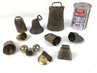Cloches en métal dont C.N.B, antique