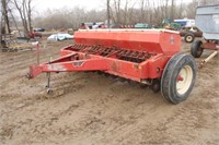 International 510 Grain Drill 129", 7.50-20 Tires