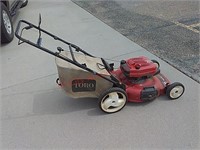 Toro 22" self propelled push lawn mower, runs