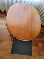 Ethan Allen Furniture Oval Lamp Table