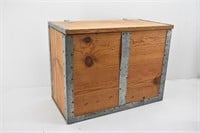 Vintage Wide Board Pine Box (Metal Edge)