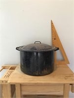 Very large canning pot with lid