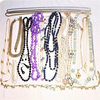 Costume Necklaces Beads & Goldtone