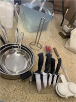 Kitchen Lot- Knife & frying pan set and more