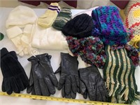 Women’s Leather glover, scarf and hat lot