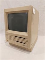 An Original Macintosh SE - M5010