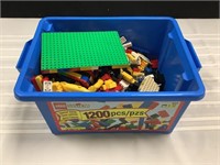 BOX OF LEGOS