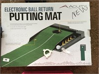 NEW IN BOX ELECTRIC BALL RETURNING PUTTING MAT