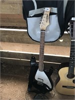 FIRSTACT ELECTRIC GUITAR W/ SOFT CASE