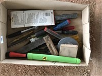 FLAT OF ASSORTED HAND TOOLS