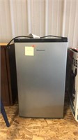 Mini Refrigerator Hisense - Approx 33 in. Tall