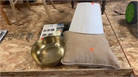 Household decorator lot, including pillow shade,