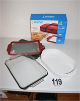 (2) Baking Dishes & 2 Lids