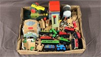 Thomas the train engines/cars & accessories lot