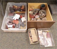 TOTE & WOOD BOX OF SANDPAPER