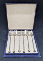 Set of 6 Silver Tone Oyster Forks In Box