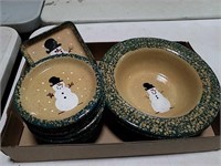 Snowman themed bowls, small plates