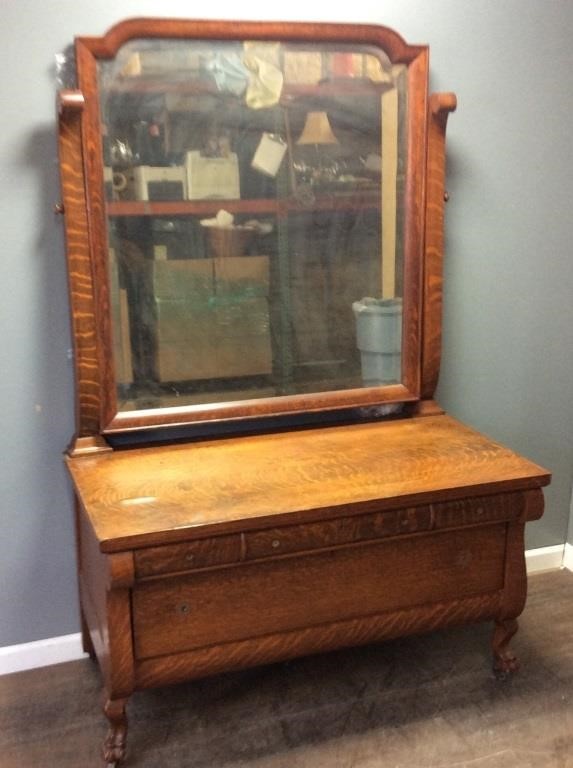 ESTATE AUCTION (LIVING) FURNITURE, COLLECTIBLES 5/16