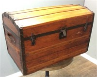 ANTIQUE WOODEN TRUNK WITH TRAY