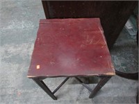 SMALL SIDE LAMP TABLE