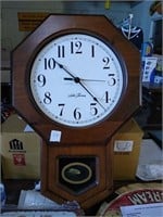 Seth Thomas clock. Missing face glass.
Approx.