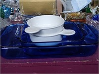 Small group of baking .
Pyrex casserole and