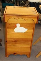 WOOD TRASH CAN WITH DUCK ACCENT
