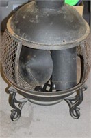 METAL MESH FOOTED CHIMNEA WITH METAL STACK