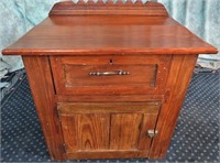 VINTAGE WOOD SMALL WASH STAND